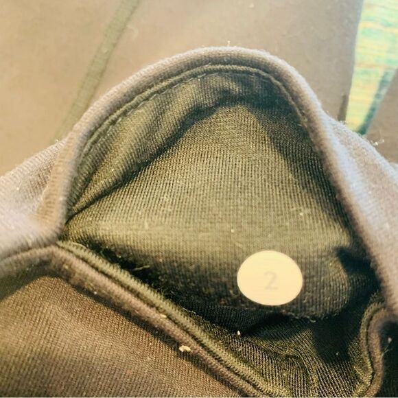 LULULEMON black "Gather and Crow Crop II" pants Size 2 - Picture 9 of 10